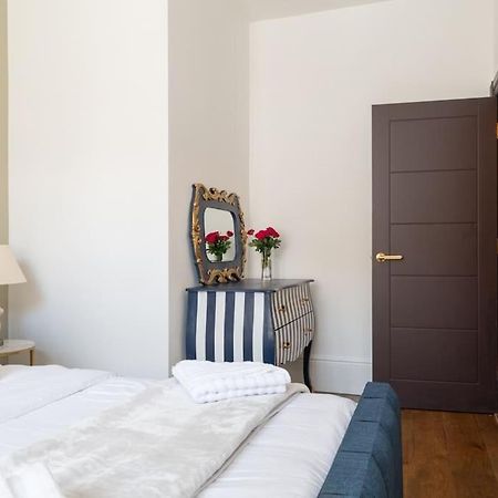 Stylish Beachfront Bolthole With Stunning Sea Views And Luxury Touches แฮร์นเบย์ ภายนอก รูปภาพ